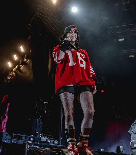 Billie Eilish photo 785