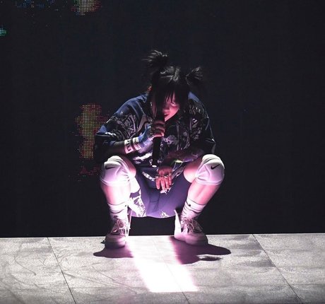 Billie Eilish photo 796
