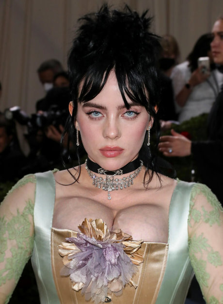 Billie Eilish photo 806