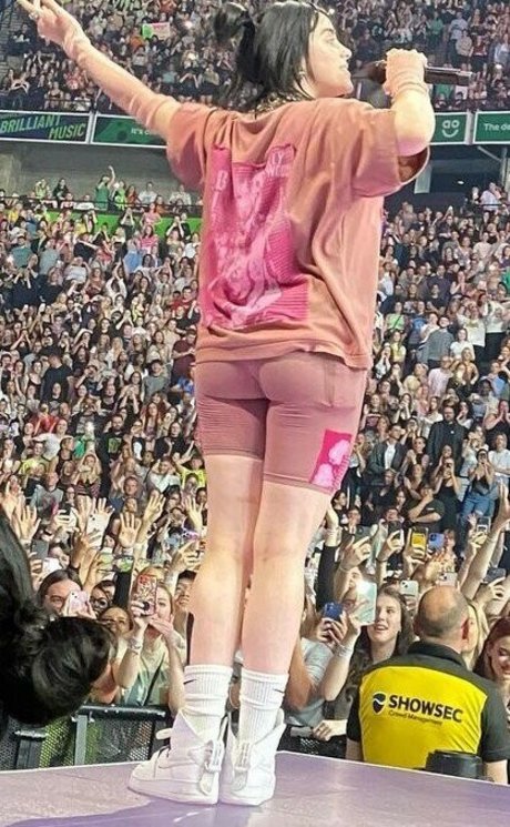 Billie Eilish photo 809