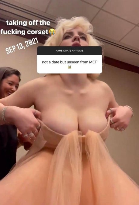 Billie Eilish photo 810