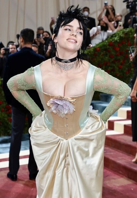 Billie Eilish photo 813