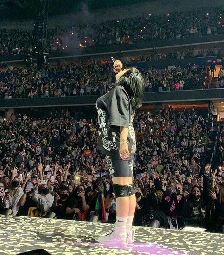 Billie Eilish photo 817