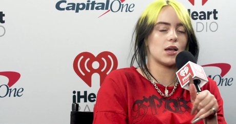 Billie Eilish photo 818