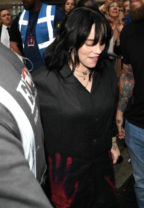 Billie Eilish photo 819