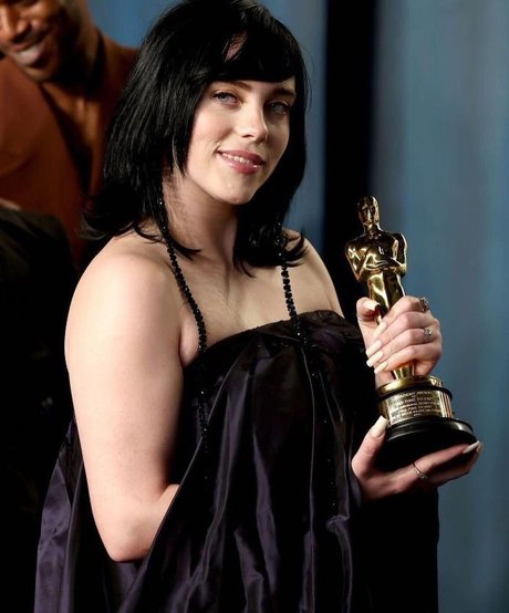 Billie Eilish photo 828
