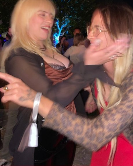 Billie Eilish photo 830