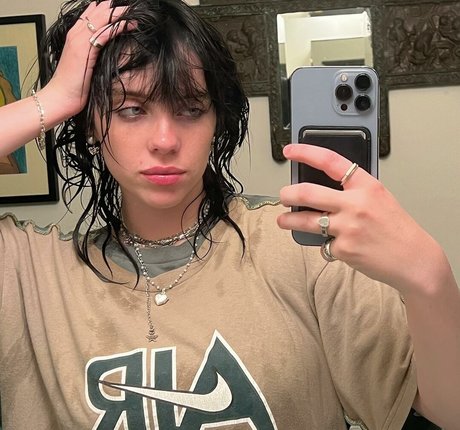 Billie Eilish photo 851