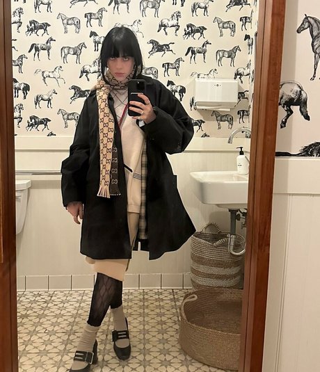Billie Eilish photo 852