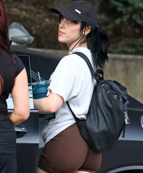 Billie Eilish photo 870