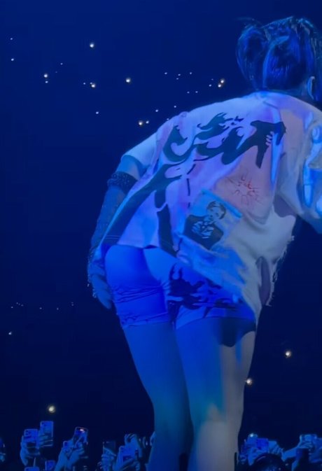 Billie Eilish photo 876