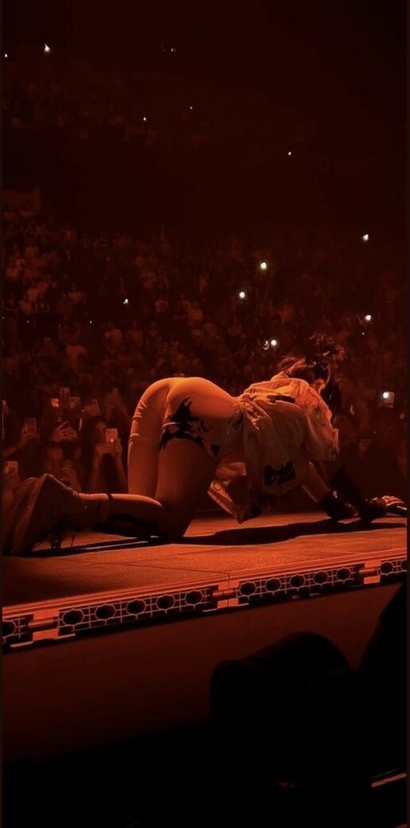 Billie Eilish photo 878