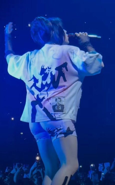 Billie Eilish photo 879