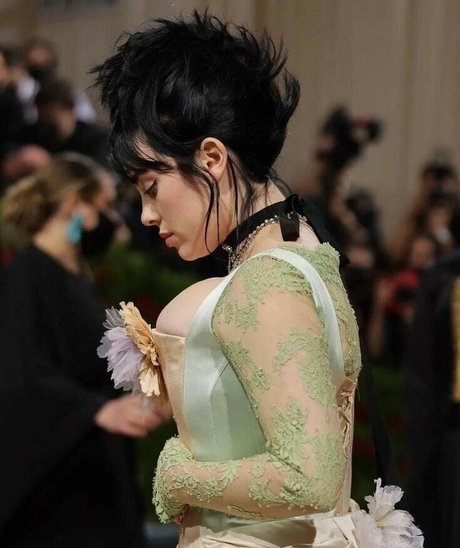 Billie Eilish photo 883