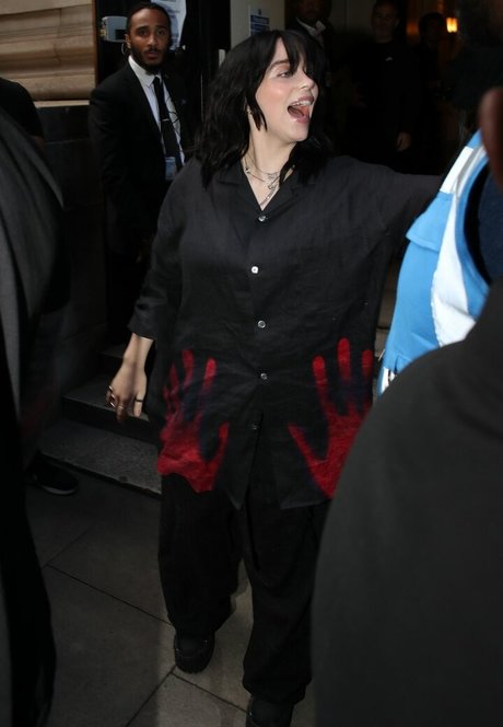 Billie Eilish photo 901