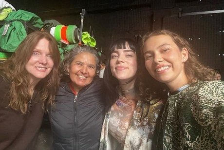 Billie Eilish photo 905