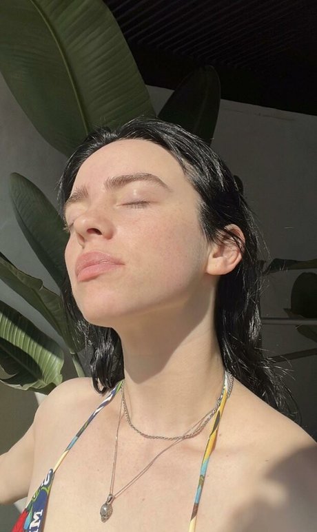 Billie Eilish photo 919