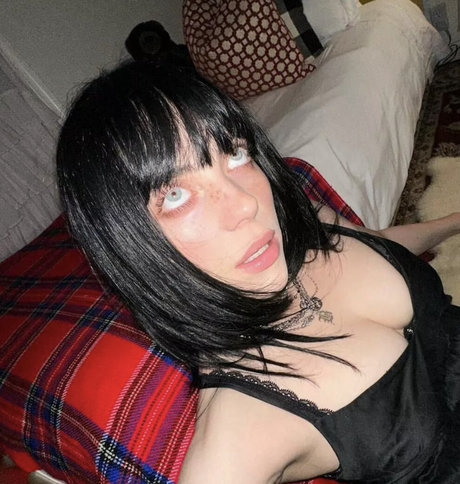 Billie Eilish photo 936