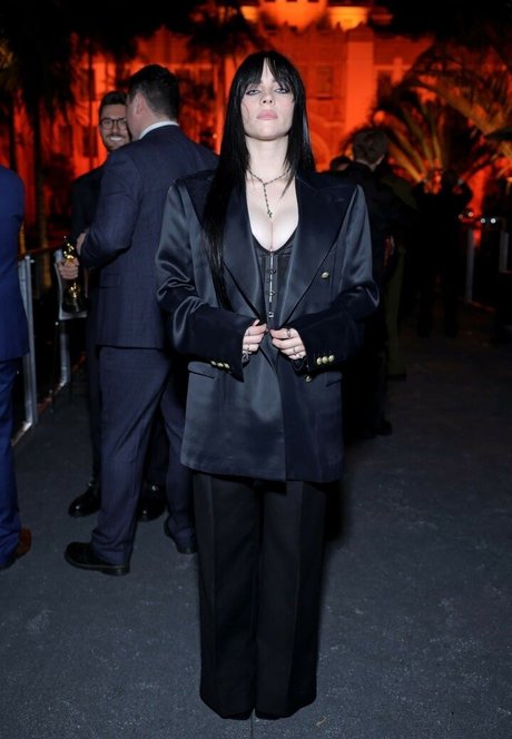 Billie Eilish photo 959