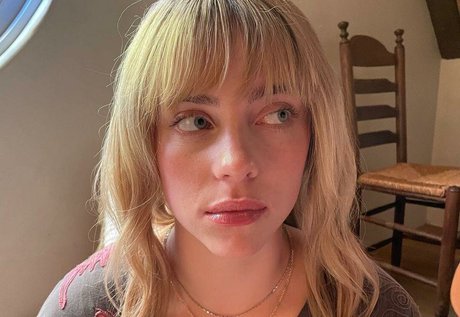 Billie Eilish photo 984