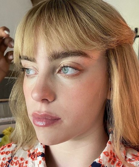 Billie Eilish photo 985