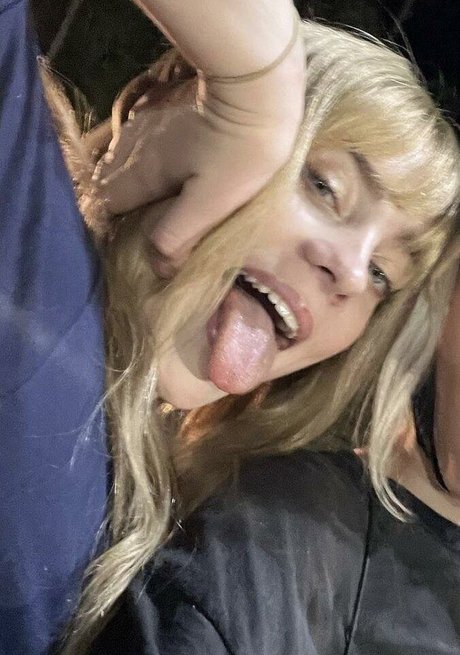 Billie Eilish photo 986