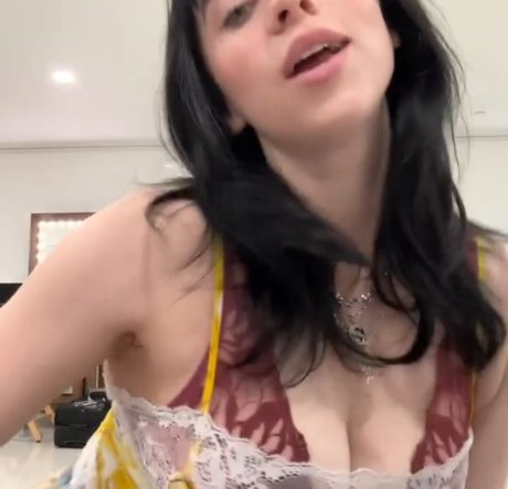 Billie Eilish photo 988