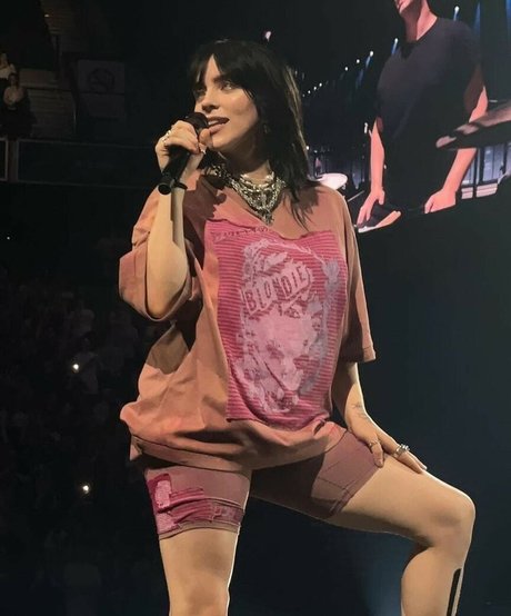 Billie Eilish photo 994