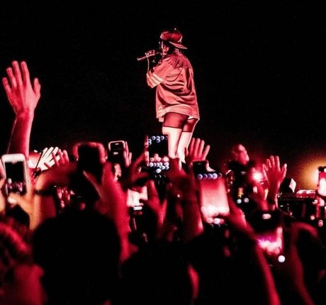Billie Eilish photo 998