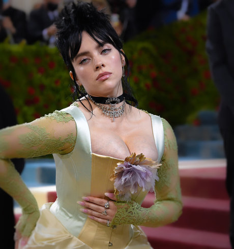 Billie Eilish photo 1015