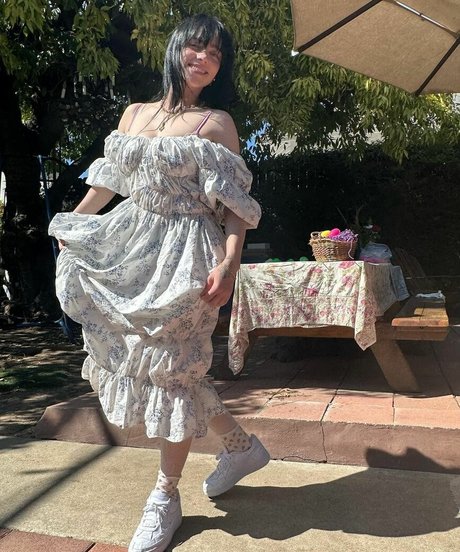 Billie Eilish photo 1019