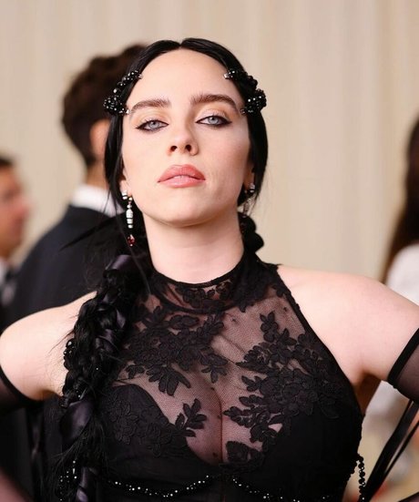 Billie Eilish photo 1031