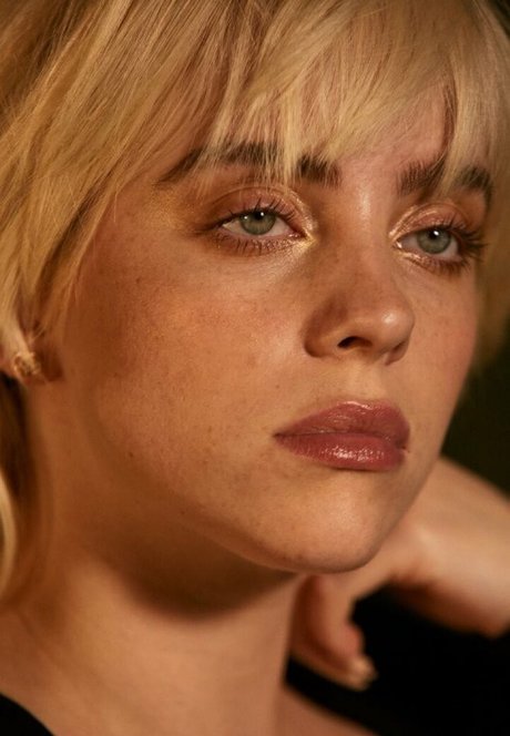 Billie Eilish photo 1064