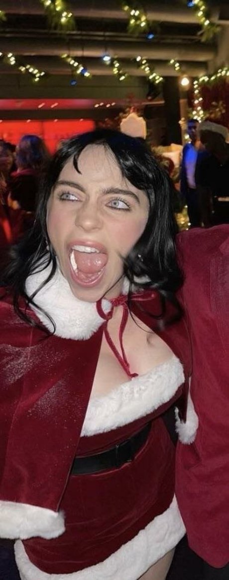 Billie Eilish photo 1126