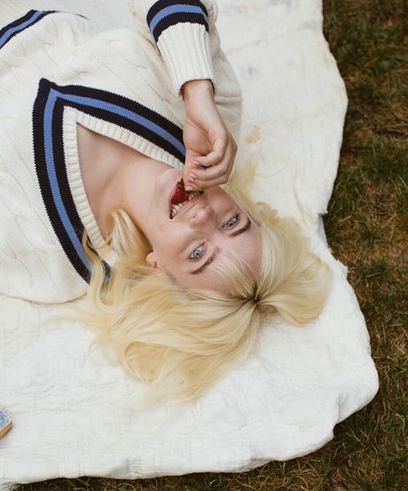 Billie Eilish photo 1141