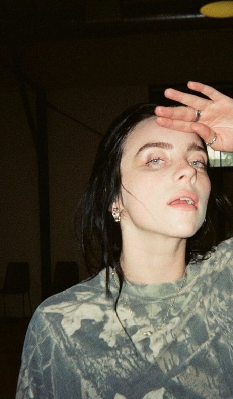 Billie Eilish photo 1145