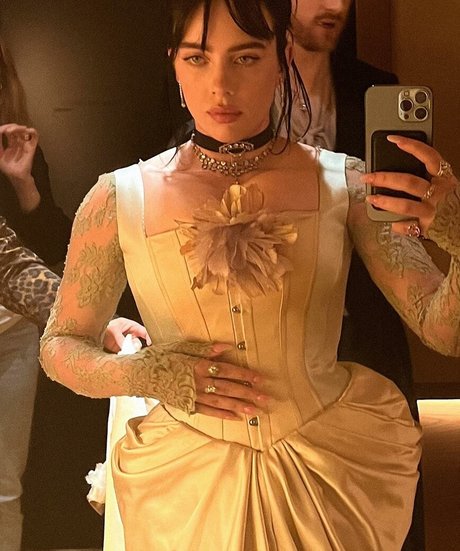 Billie Eilish photo 1153