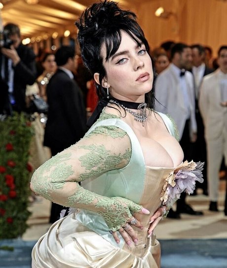 Billie Eilish photo 1184
