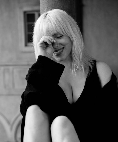 Billie Eilish photo 1203