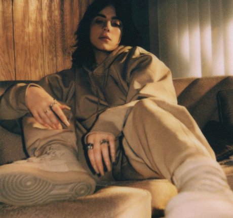 Billie Eilish photo 1205