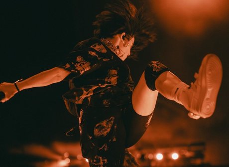 Billie Eilish photo 1216