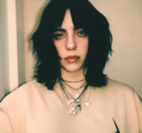 Billie Eilish photo 1220