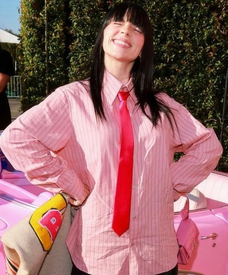 Billie Eilish photo 1236