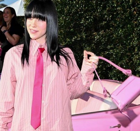 Billie Eilish photo 1238