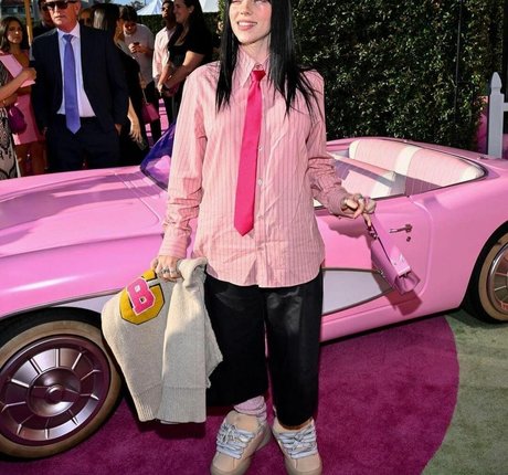 Billie Eilish photo 1239