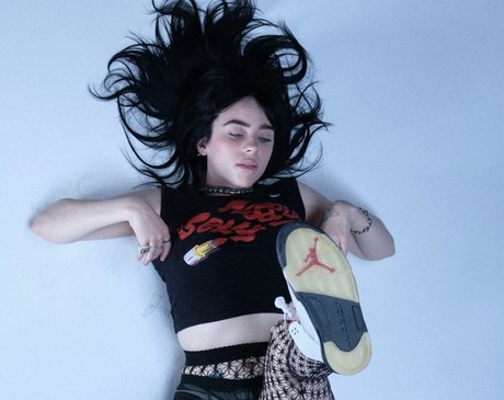 Billie Eilish photo 1285