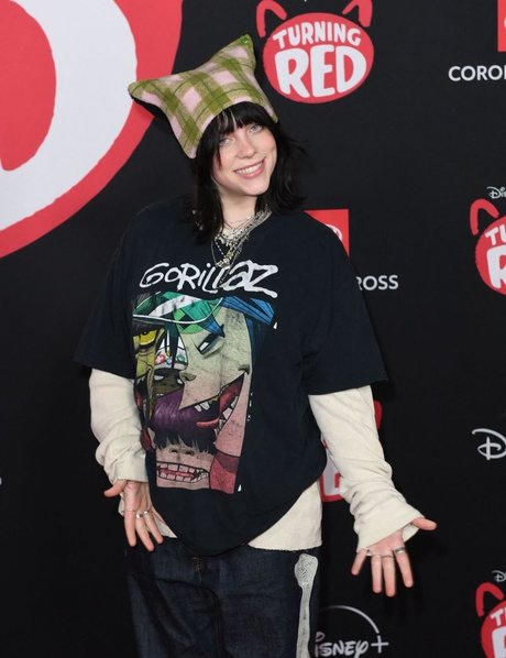 Billie Eilish photo 1299