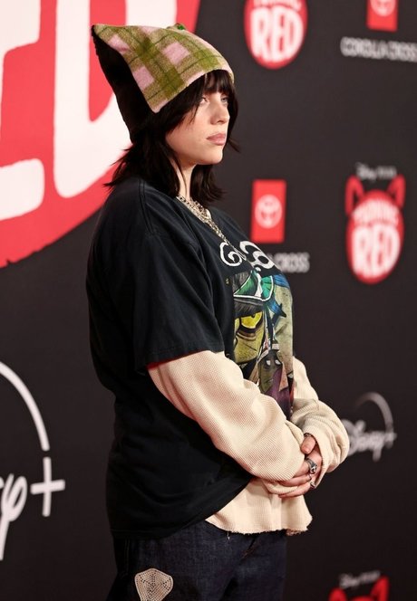 Billie Eilish photo 1302