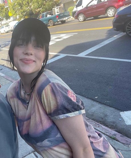 Billie Eilish photo 1315