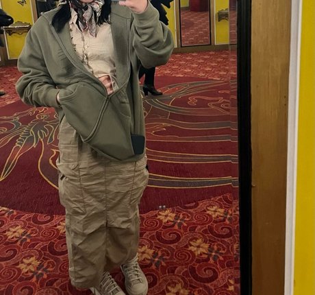 Billie Eilish photo 1317